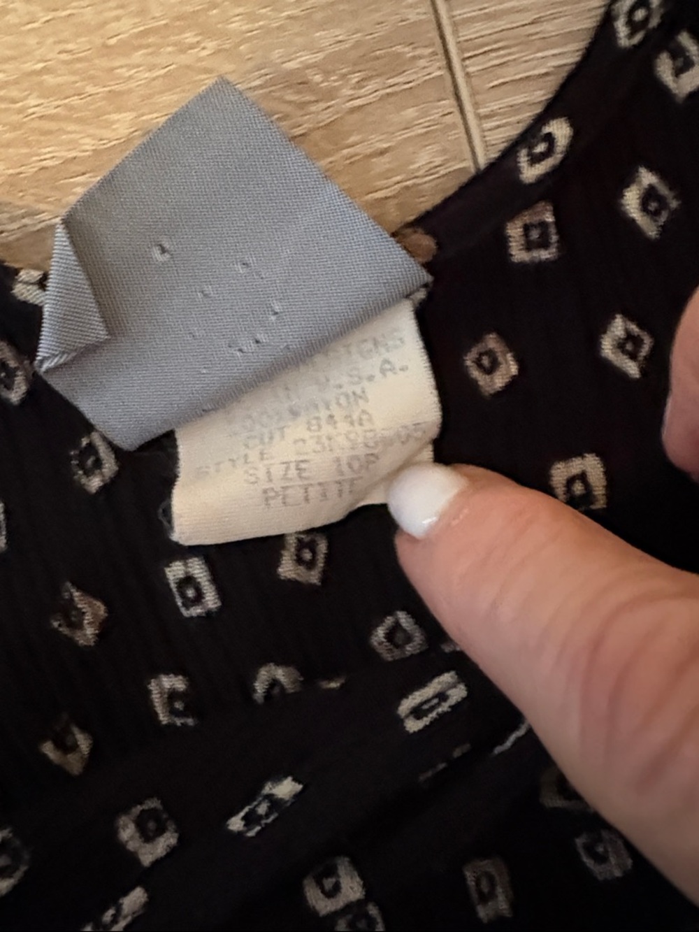 Rabbit Rabbit Rabbit accordion, pleated, midi dress - Picture 5 of 11